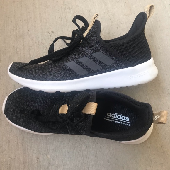 black adidas memory foam